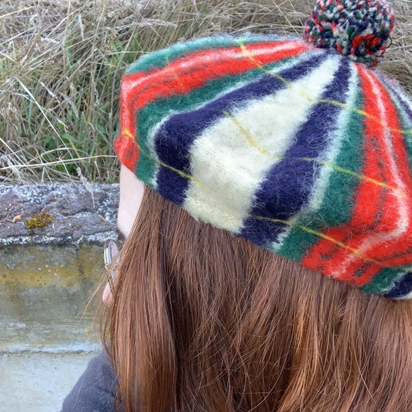 Antique 1960’s Dress Stewart Scotland Tartan Multicolor Wool Cap luxurious Hat - Picture 10 of 10